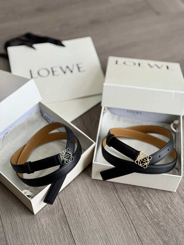 Loewe Loewe Classic Black Double Wrap Leather Bracelet Unisex - Buy on Mulebuy Sheets