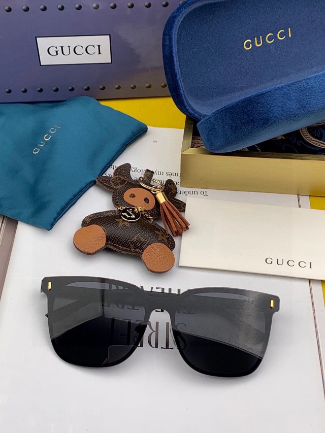 Gucci Gucci Black Square Gradient Lens Sunglasses - Buy on Kakobuysheetfind