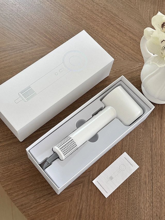 Dyson ElectronicDyson White Ionic Hair Dryer Fast Dry Lightweight - Buy on Kakobuysheetfind