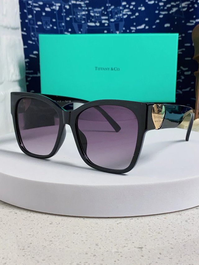 Tiffany Tiffany & Co Black Gradient Lens Sunglasses - Buy on Kakobuysheetfind
