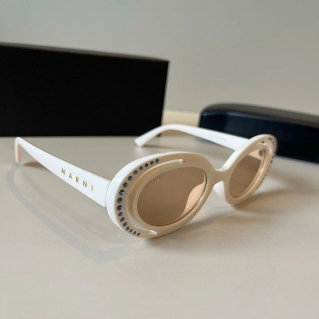 Marni Marni White Crystal Oval Retro UV Protection Sunglasses - Buy on Kakobuysheetfind