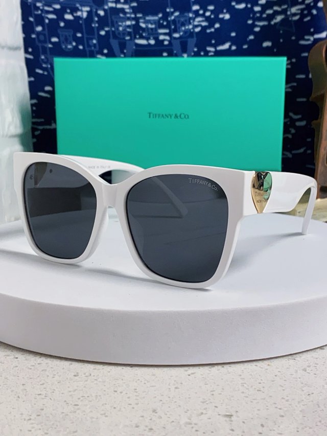 Tiffany Tiffany & Co White Square Polarized Sunglasses - Buy on Kakobuysheetfind