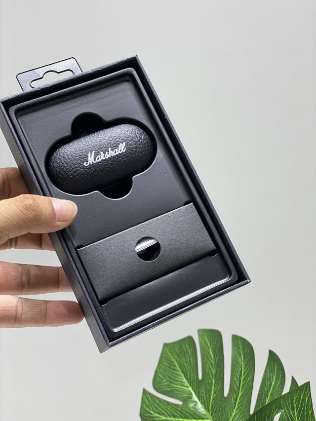 Marshall Marshall Black Leather Bluetooth Earphones Retro 3D Sound - Buy on Mulebuy Sheets