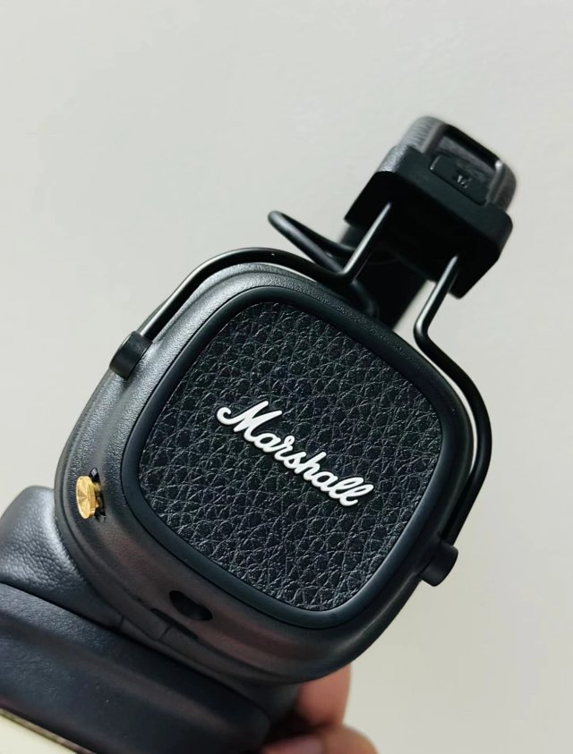 Marshall Marshall Vintage Black Bluetooth Stereo Headphones - Buy on Mulebuy Sheets
