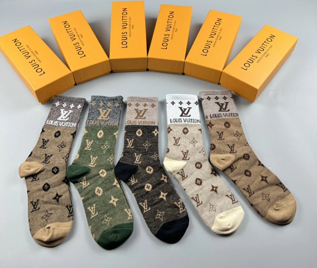  Louis Vuitton Louis Vuitton Monogram Beige Mid-Calf Cotton Socks - Buy on Kakobuysheetfind