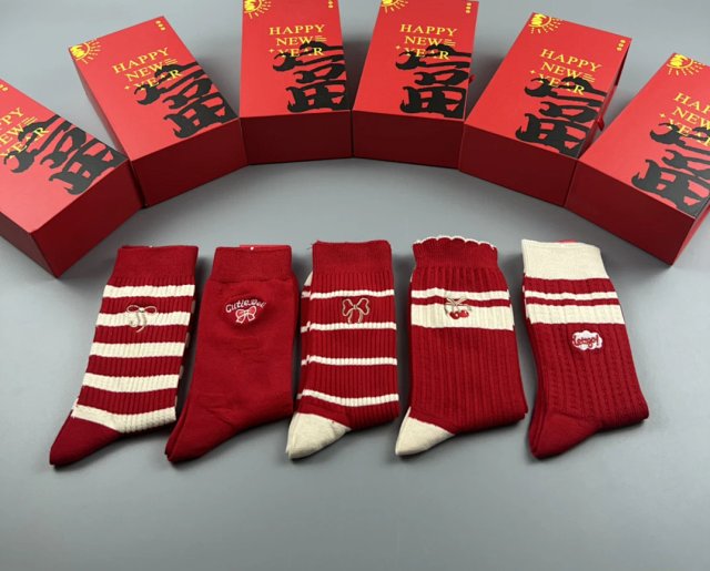 Langsha Langsha New Year Red White Cotton Mid Tube Socks - Buy on Kakobuysheetfind