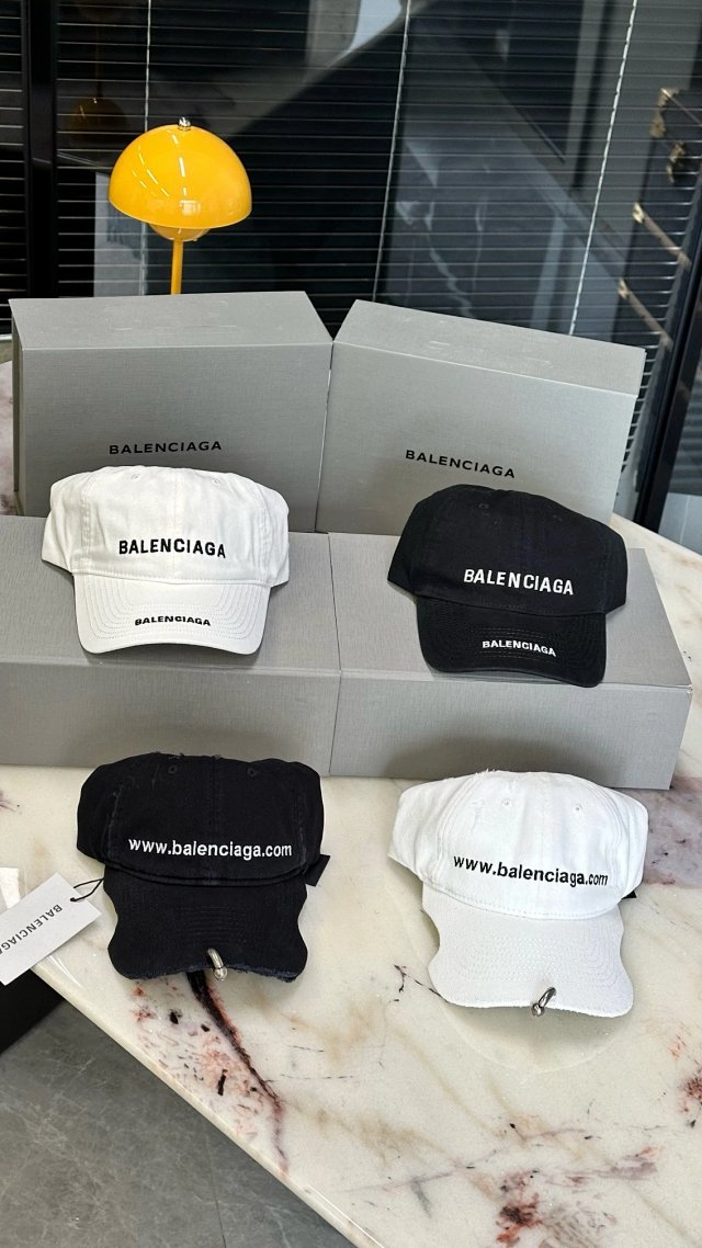 Balenciaga Balenciaga Classic White Cotton Baseball Cap Unisex - Buy on Kakobuysheetfind