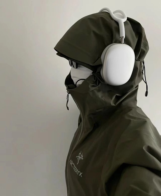  Apple Electronic Apple Wireless Noise Cancelling Over Ear Headphones - Buy on Mulebuy Sheets