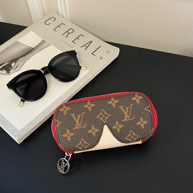 Louis Vuitton Louis Vuitton Monogram Brown Leather Glasses Case - Buy on Kakobuysheetfind