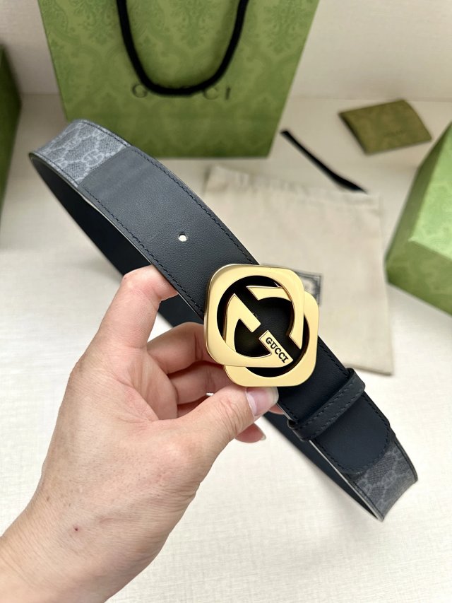Gucci Black Leather Belt Gold G Buckle