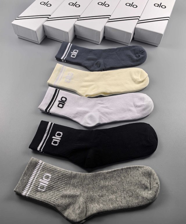 Alo Alo Classic Sport Dark Gray Cotton Crew Socks - Buy on Kakobuysheetfind