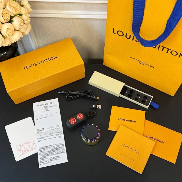 Louis Vuitton Louis Vuitton Tambour Horizon Black Gold Smartwatch - Buy on Kakobuysheetfind