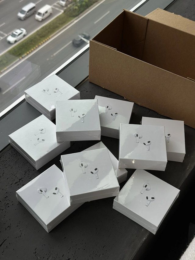  Apple AppleApple White Bluetooth Noise Cancelling Earbuds Wireless - Buy on Mulebuy Sheets