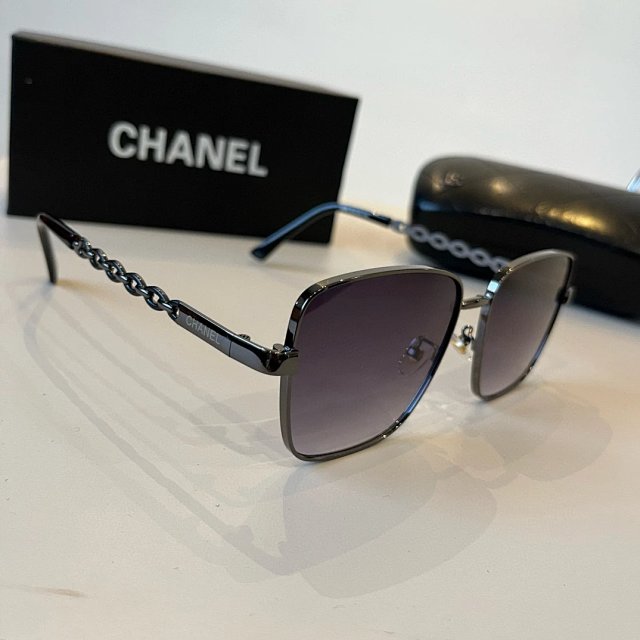 Chanel Chanel Classic Chain Arm Black Silver Sunglasses - Buy on Kakobuysheetfind