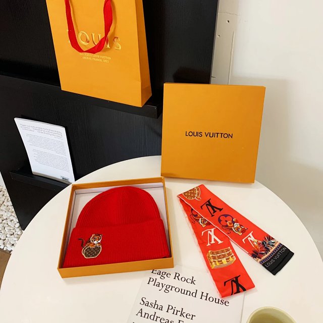 Louis Vuitton Louis Vuitton Red Wool Monogram Lucky Cat Hat - Buy on Kakobuysheetfind