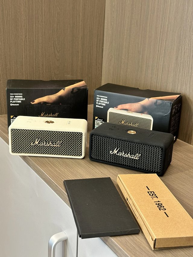 Marshall Marshall Emberton II Black Portable Bluetooth Speaker 30H - Buy on Mulebuy Sheets