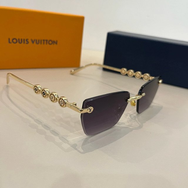  Louis Vuitton Louis Vuitton Black Gold Gradient Square Sunglasses - Buy on Kakobuysheetfind
