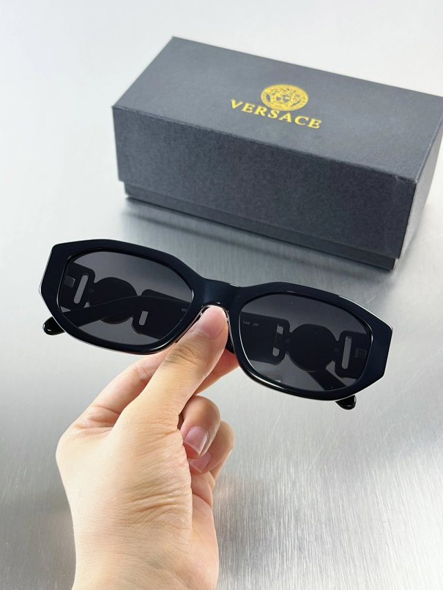 Versace Versace Classic Black Gold Medusa Vintage Sunglasses - Buy on Kakobuysheetfind