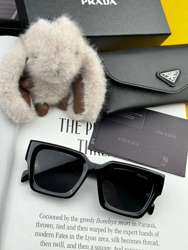 Prada Prada Black Square Unisex Luxury Sunglasses - Buy on Kakobuysheetfind
