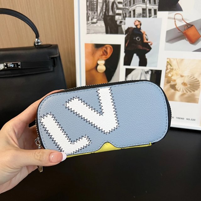 Louis Vuitton Louis Vuitton Light Blue LV Stitch Coin Purse - Buy on Kakobuysheetfind