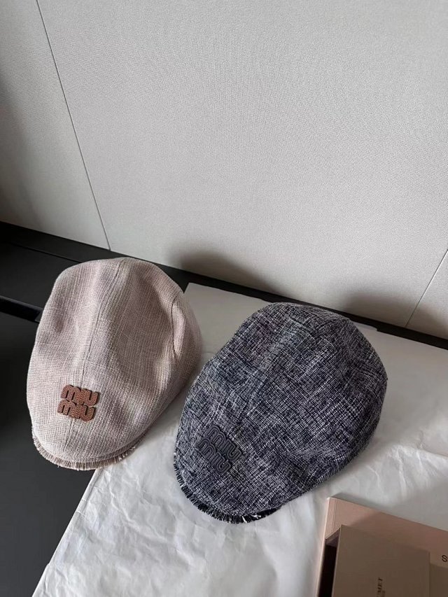 Miu Miu Miu Miu Classic Gray Wool Check Newsboy Cap - Buy on Kakobuysheetfind