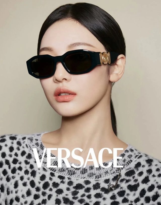 Versace Versace Black Square Sunglasses Gold Medusa Unisex Style - Buy on Mulebuy Sheets