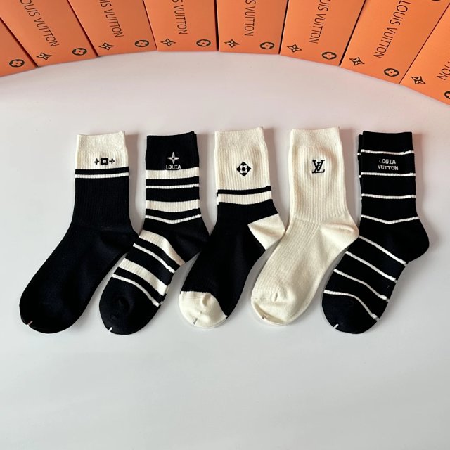  Louis Vuitton Louis Vuitton Black White Mid Calf Cotton Socks - Buy on Kakobuysheetfind