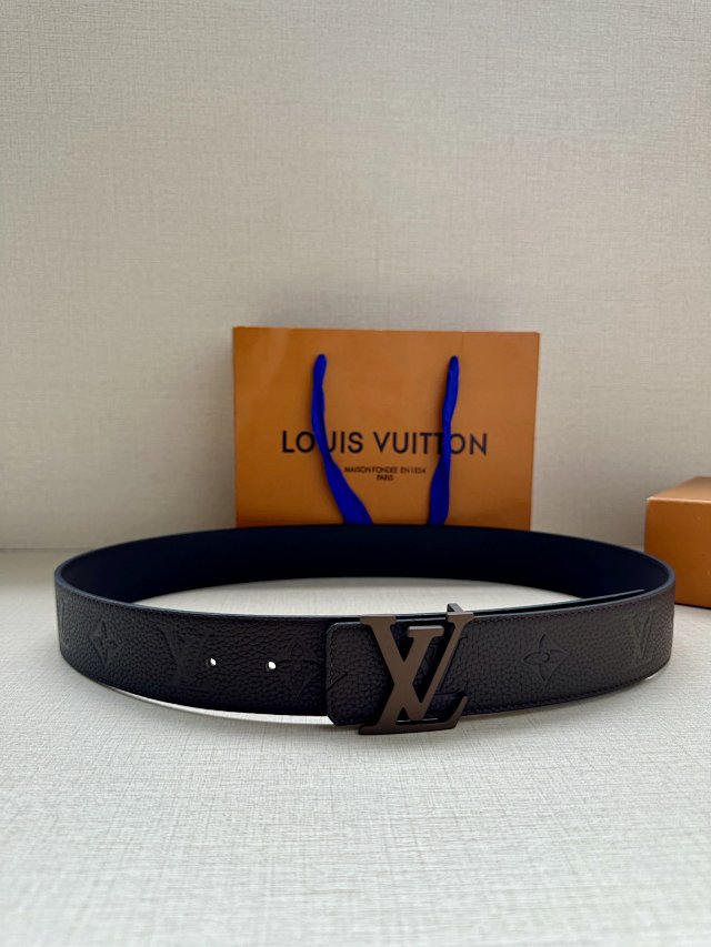 Louis Vuitton Louis Vuitton Black Monogram Leather LV Buckle Belt - Buy on Mulebuy Sheets