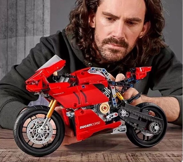 Lego LEGO Technic Ducati Red Racing Motorcycle Toy Model - Buy on Kakobuysheetfind