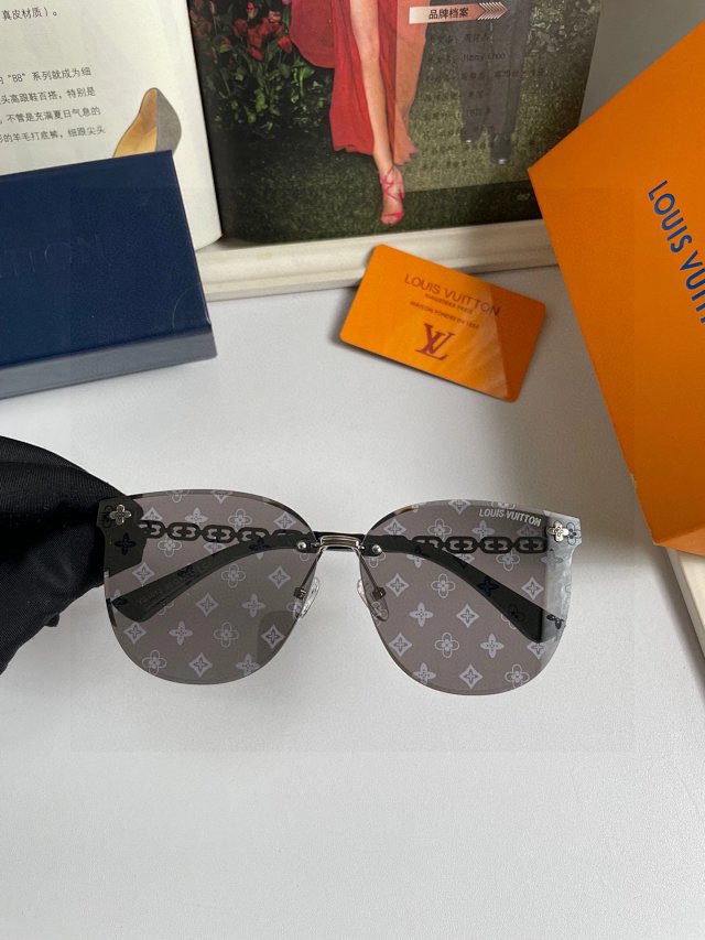 Louis Vuitton Louis Vuitton Grey Monogram Metal Frame Sunglasses - Buy on Kakobuysheetfind