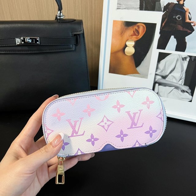 Louis Vuitton Louis Vuitton Monogram Purple Gradient Leather Sunglasses Case - Buy on Kakobuysheetfind