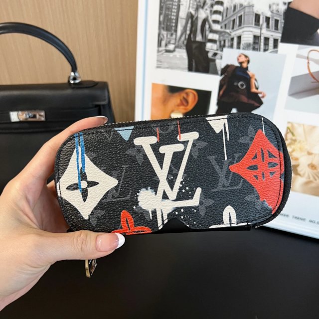 Louis Vuitton Louis Vuitton Graffiti Monogram Leather Travel Pouch - Buy on Kakobuysheetfind