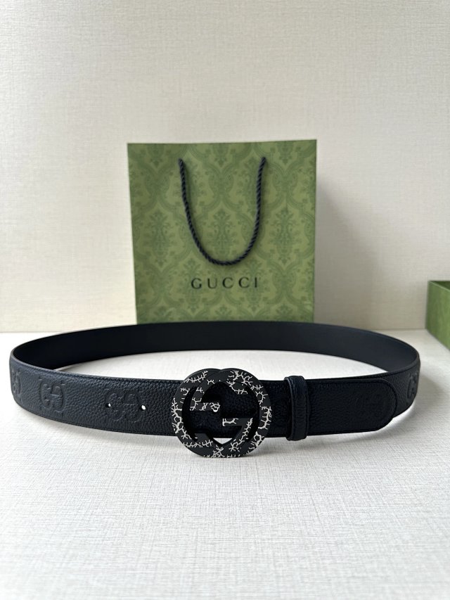 Gucci Black Leather Double G Belt Unisex Fashion Accessory