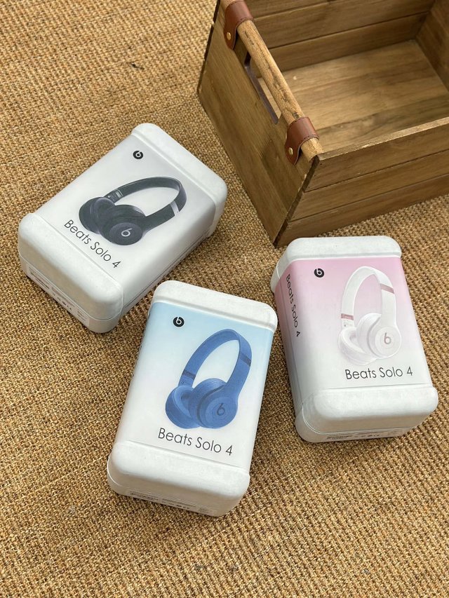 Beats ElectronicBeats Beats Solo 4 Black Wireless Headphones - Buy on Mulebuy Sheets