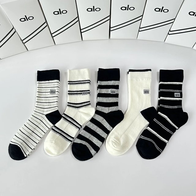 Alo Alo Classic Black White Striped Crew Socks Unisex Fashion - Buy on Kakobuysheetfind