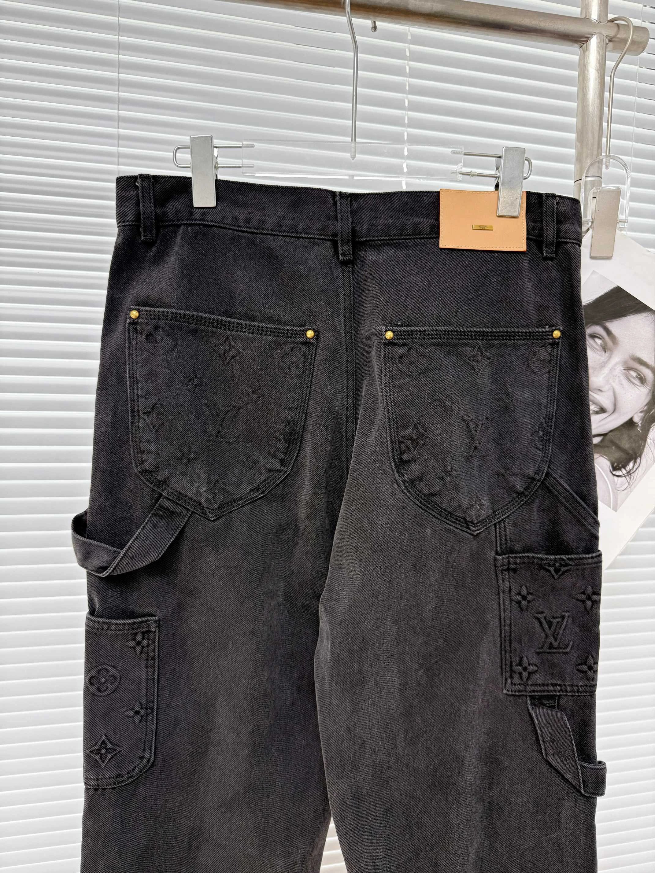 Loose Fit Jeans photo 7