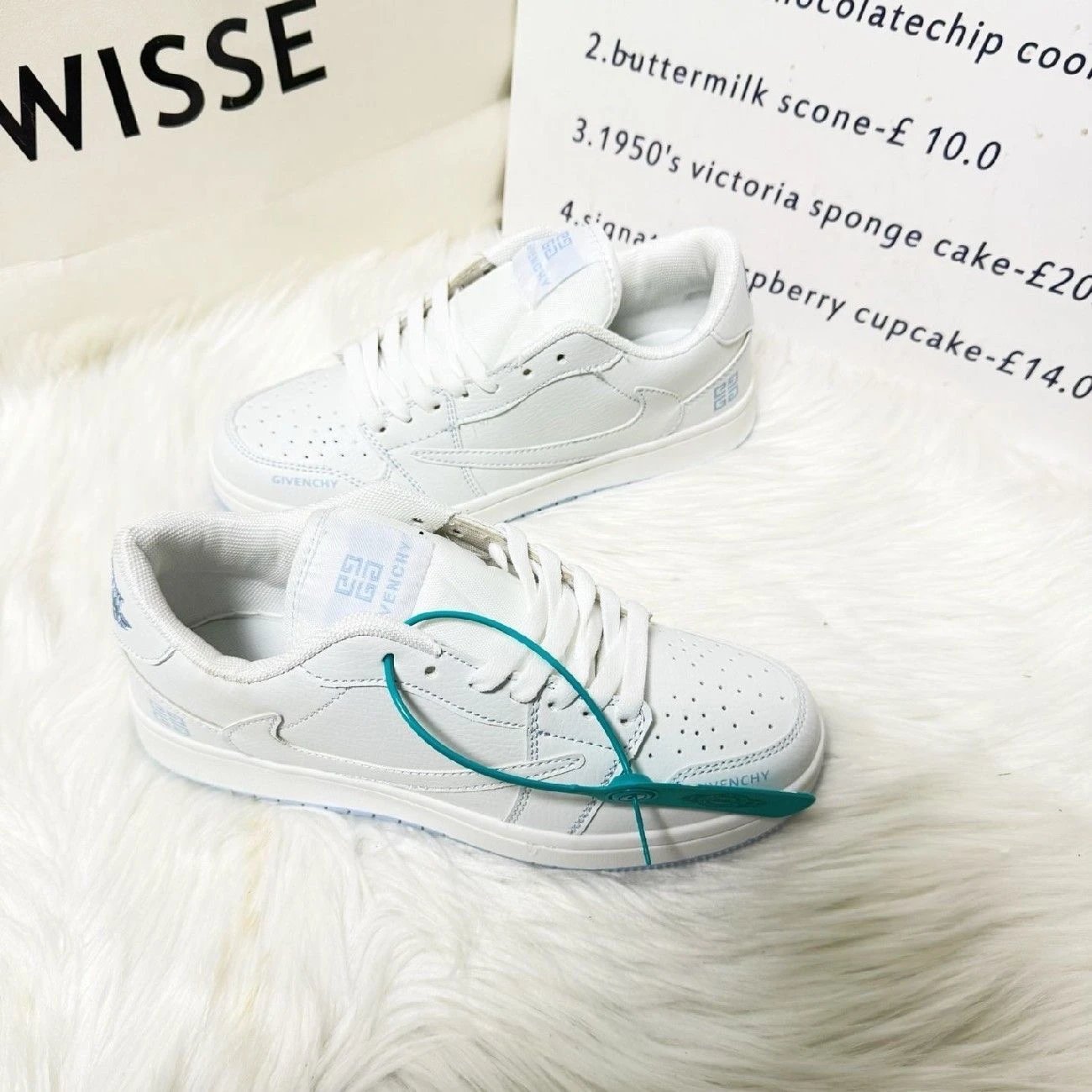 27- Givenchy Joint White Moon Hook