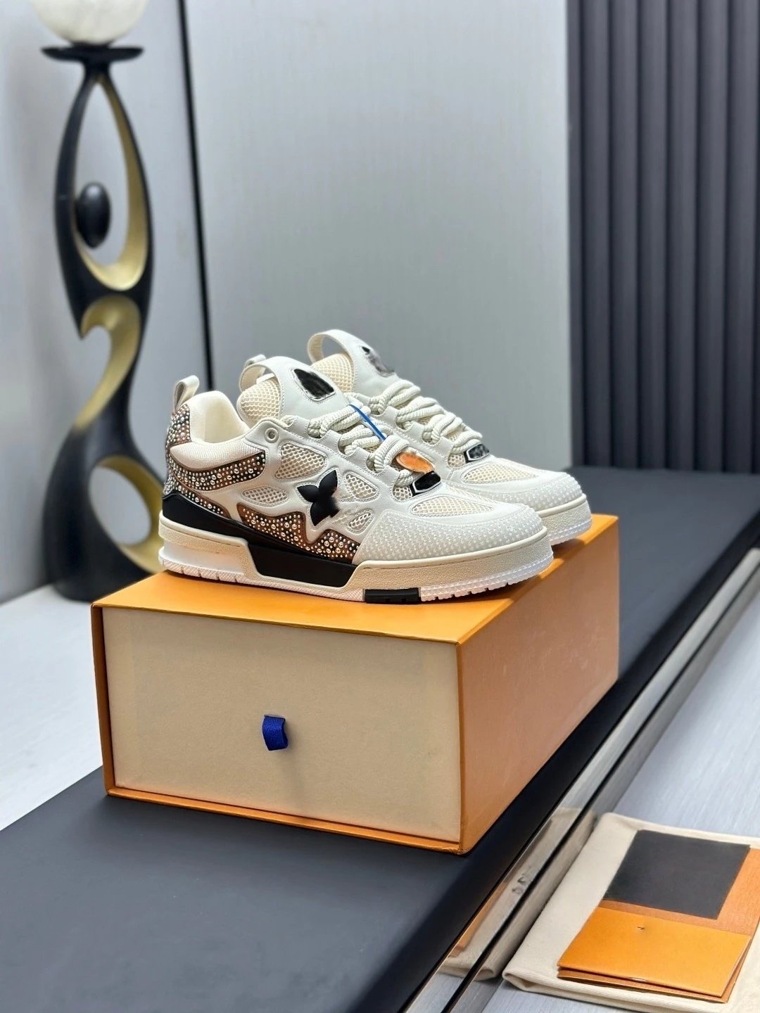 For more styles, please contact customer service