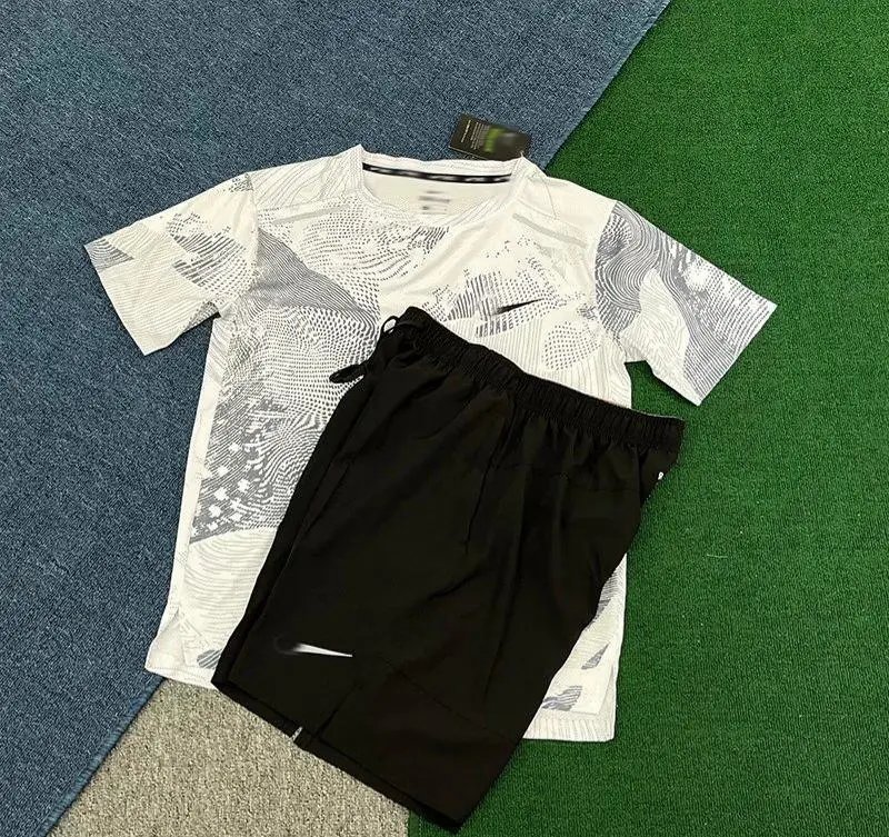 Nike Matching Sets Short-Sleeve Running T-Shirt and Shorts Set — Track and field short sleeve gray D975 black