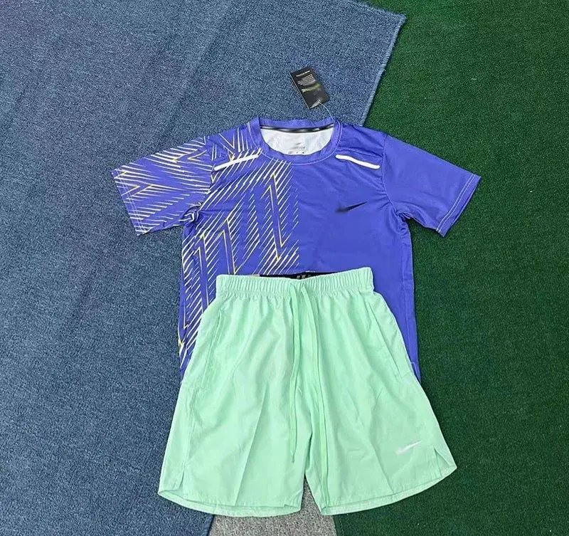 Nike Matching Sets Short-Sleeve Running T-Shirt and Shorts Set — Light blue short-sleeve D218 light green