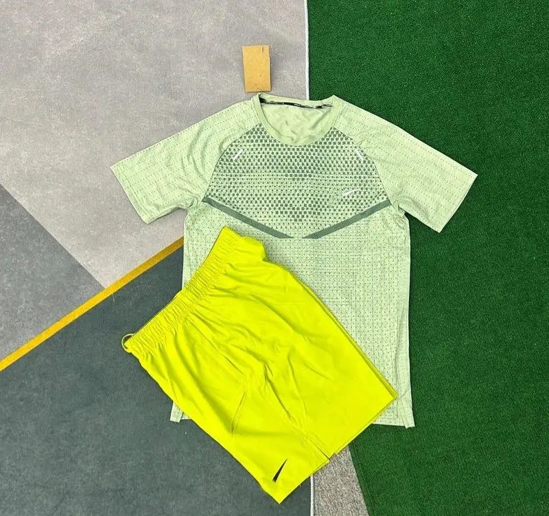 Nike Matching Sets Short-Sleeve Running T-Shirt and Shorts Set — T900 green +7501 fluorescent green
