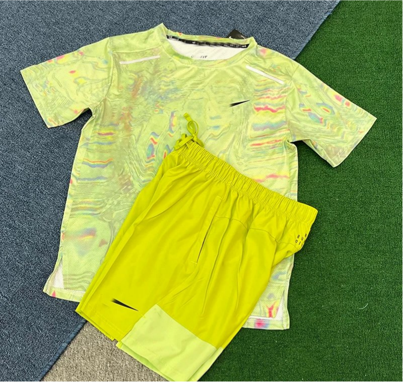 Nike Matching Sets Short-Sleeve Running T-Shirt and Shorts Set — Track and field short-sleeve green D975 fluorescent green