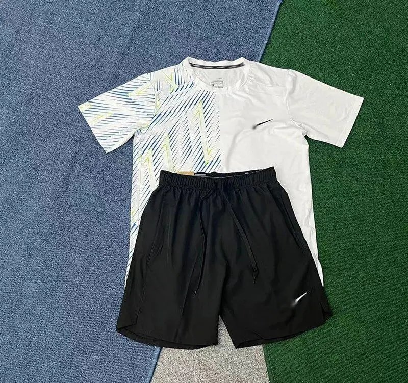 Nike Matching Sets Short-Sleeve Running T-Shirt and Shorts Set — Blue and white short-sleeved, D218 black