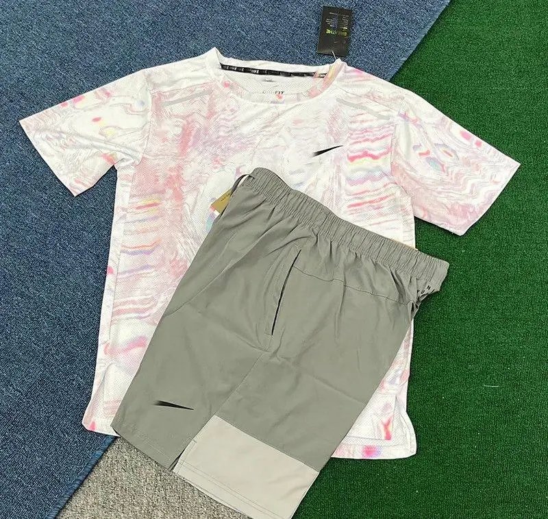 Nike Matching Sets Short-Sleeve Running T-Shirt and Shorts Set — Track and field short-sleeve gray-red D975 gray