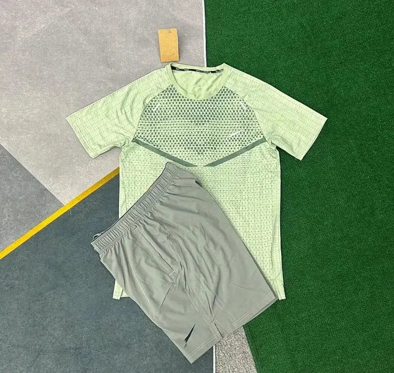 Nike Matching Sets Short-Sleeve Running T-Shirt and Shorts Set — T900 green +7501 gray