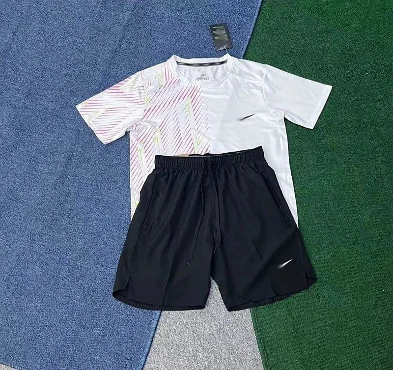 Nike Matching Sets Short-Sleeve Running T-Shirt and Shorts Set — Pink and white short-sleeved D218 black
