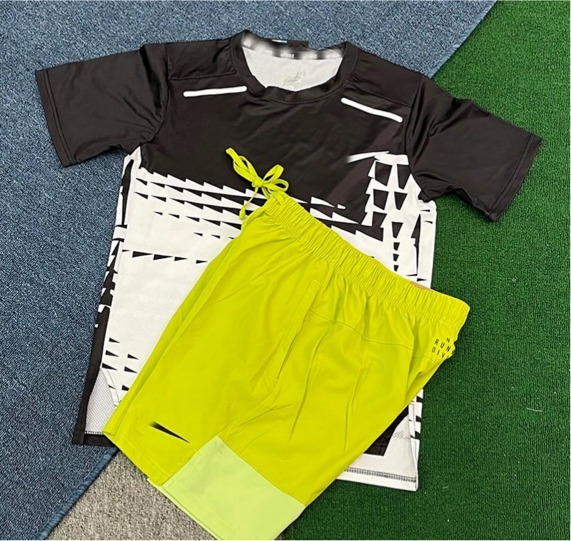 Nike Matching Sets Short-Sleeve Running T-Shirt and Shorts Set — Track and field short-sleeve black D975 fluorescent green