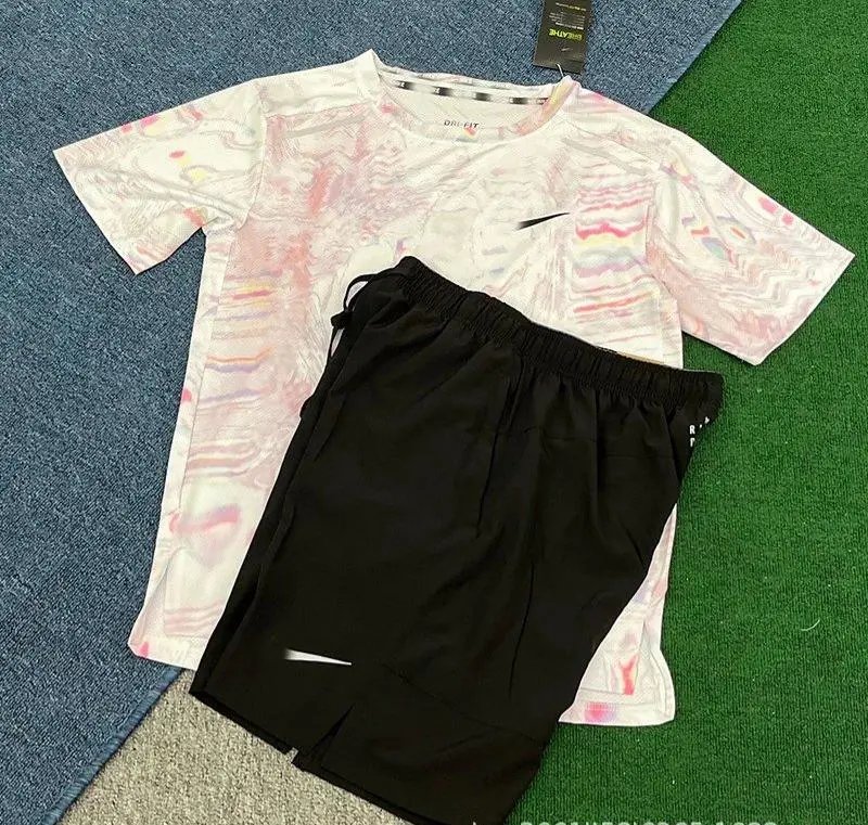 Nike Matching Sets Short-Sleeve Running T-Shirt and Shorts Set — Track and field short-sleeve gray-red D975 black