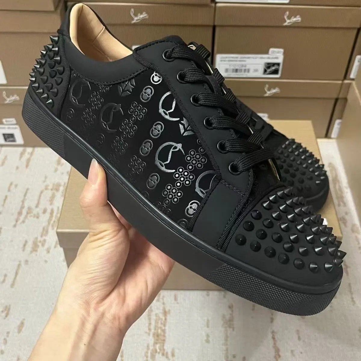 Rivet black