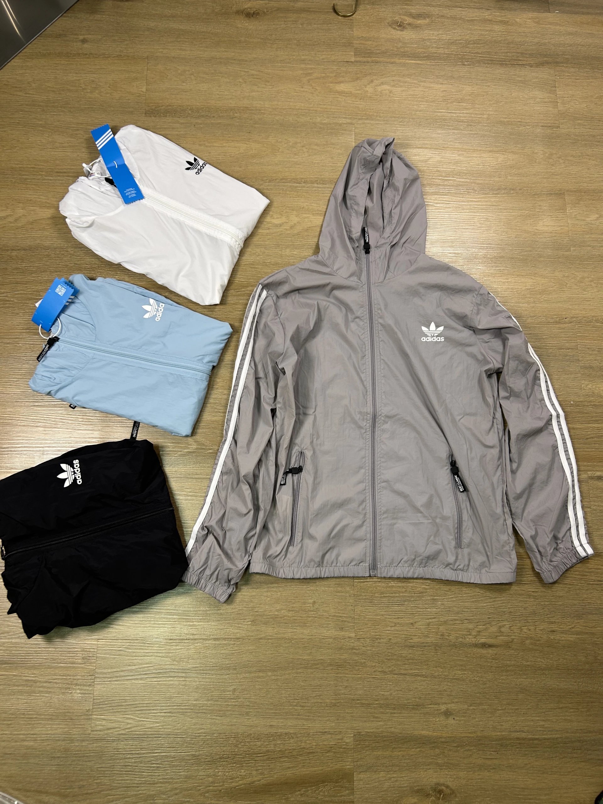Grey/White